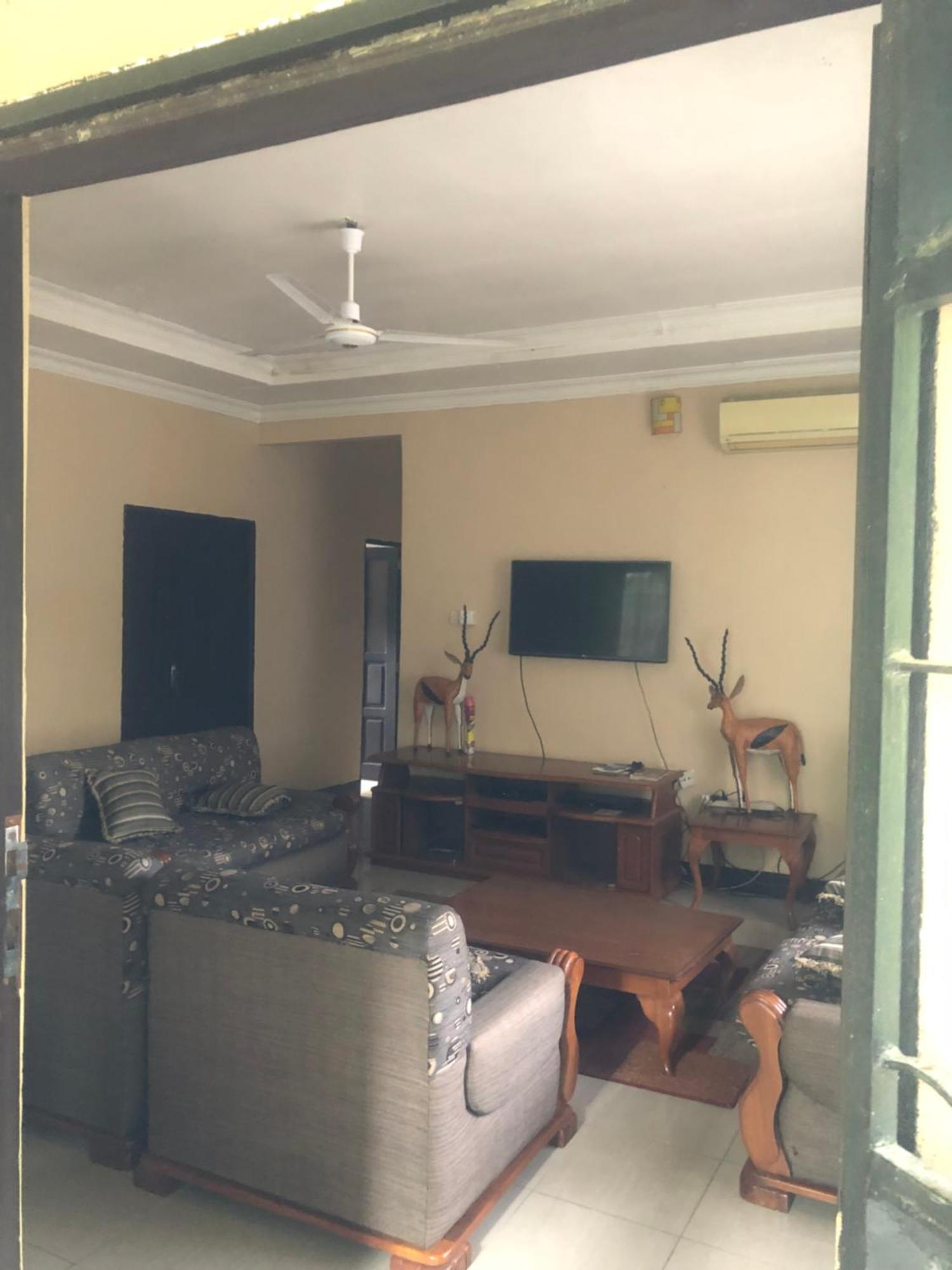 Tatys Homestay Dar es Salaam Exterior foto