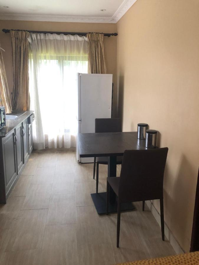 Tatys Homestay Dar es Salaam Exterior foto
